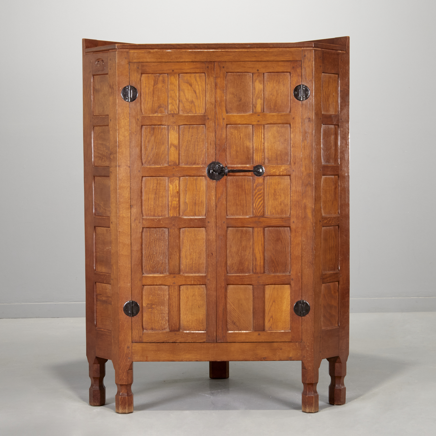 ROBERT "MOUSEMAN" THOMPSON, OAK