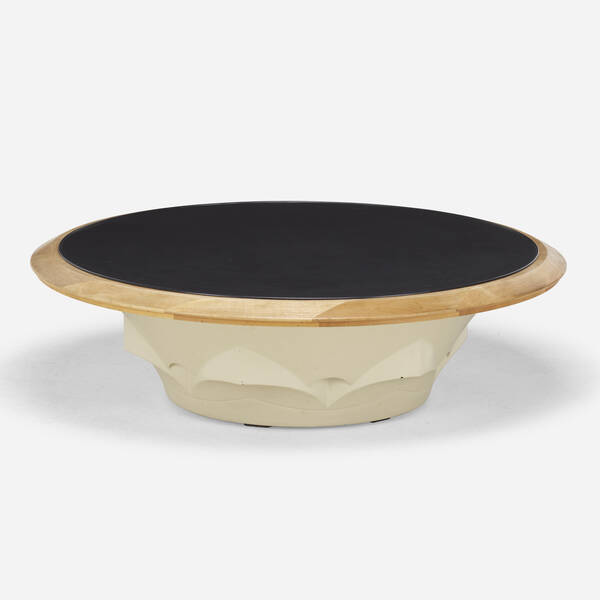 Robert Venturi. Venturi table.