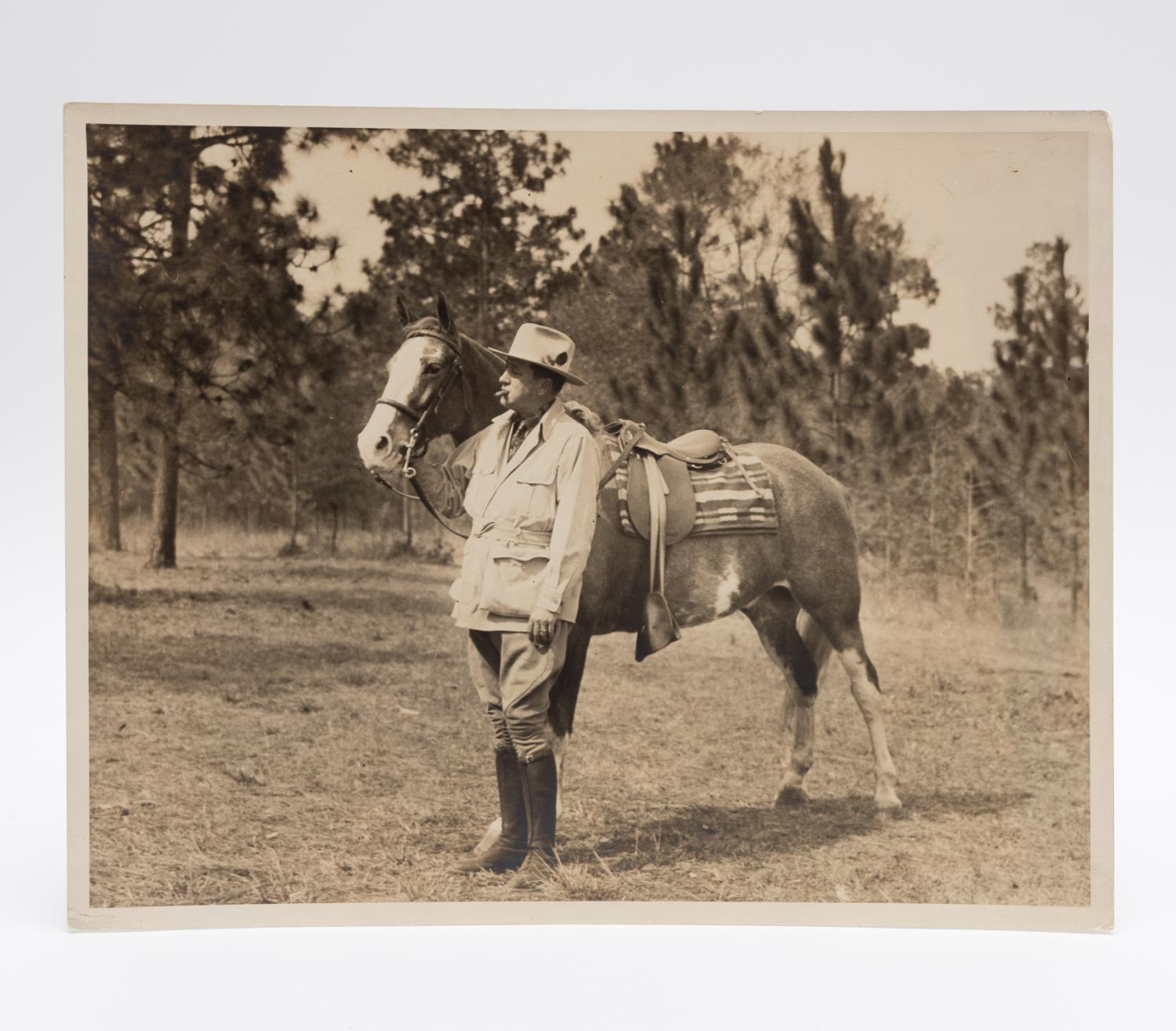 ROBERT WOODRUFF & HORSE AT TE