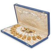 ROBJ PORCELAIN SET OF KNIFE RE
