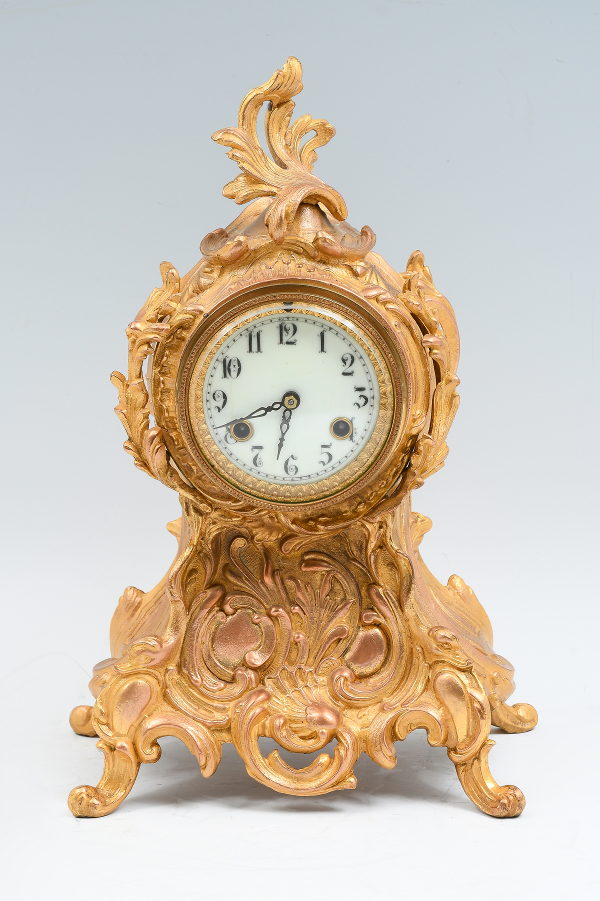 ROCOCO GILT METAL MANTLE CLOCK: