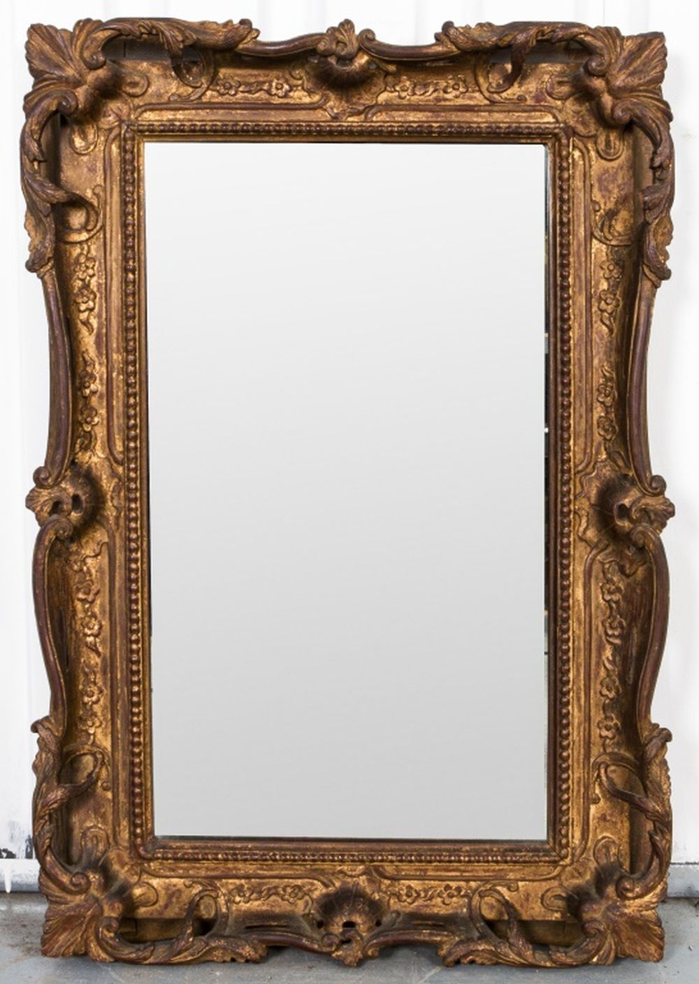 ROCOCO STYLE GILT WOOD MIRROR