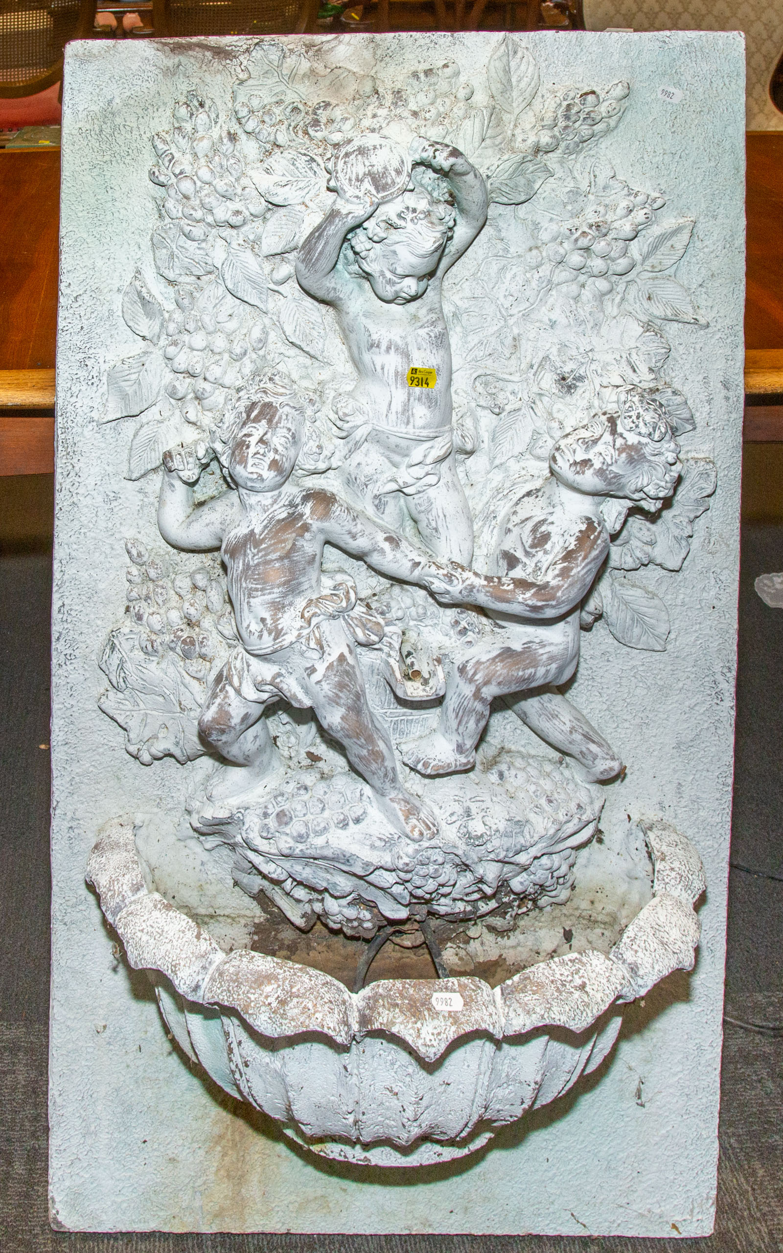 ROCOCO STYLE WALL-MOUNTED FIGURAL