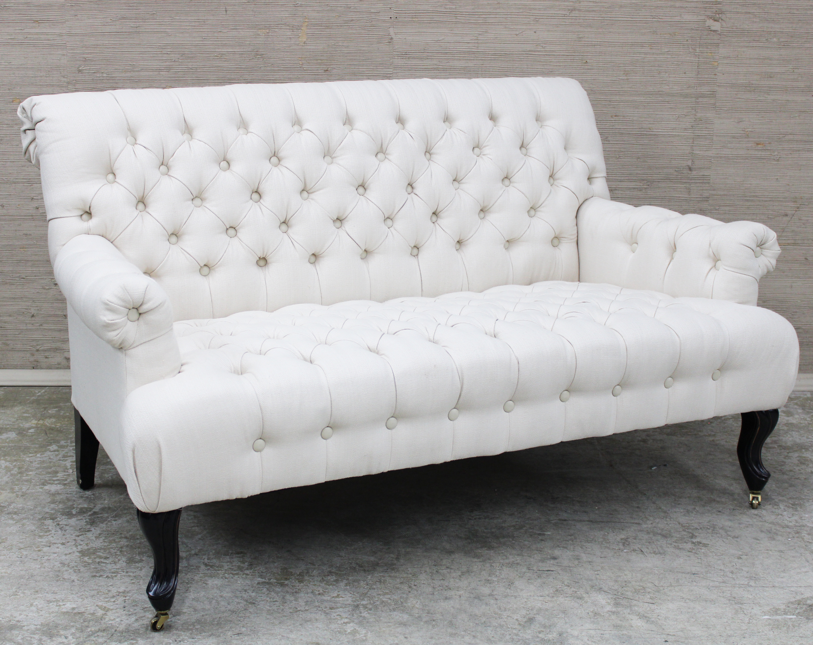 ROLL-OVER BACK SETTEE Tufted