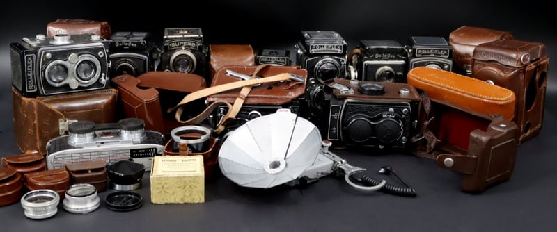 ROLLEIFLEX CAMERA GROUPING (10