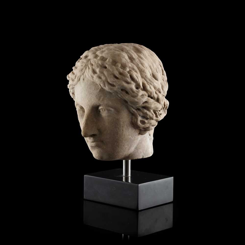 ROMAN MARBLE PORTRAIT OF A WOMAN