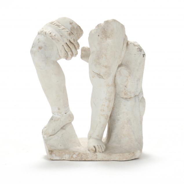 ROMAN STYLE STATUE FRAGMENT
