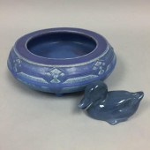 ROOKWOOD ART POTTERY LOW CUT-F