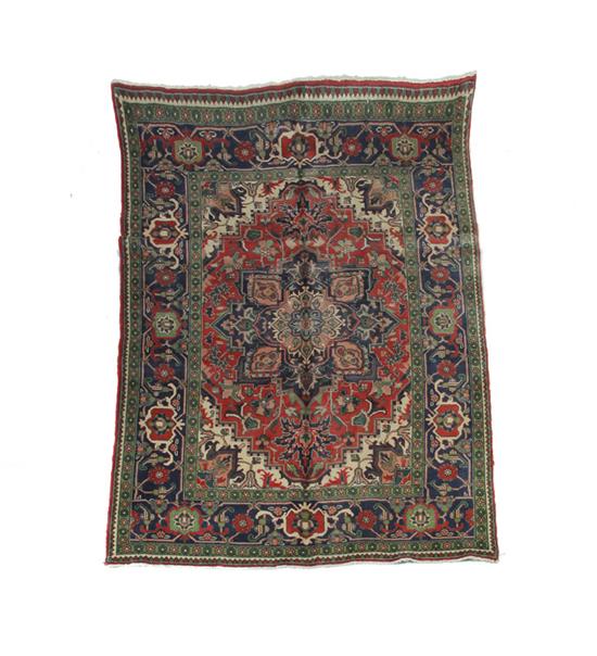 ROOM SIZE ORIENTAL RUG. 