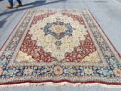 ROOM SIZE RUG, CENTER MEDALLIO