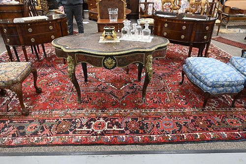 ROOM SIZED HERIZ ORIENTAL CARPET,
