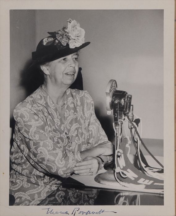 ROOSEVELT ELEANOR - PHOTOGRAPH