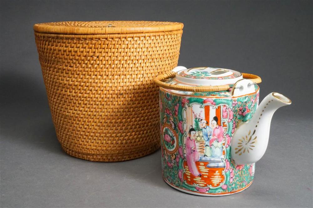 ROSE MEDALLION DECORATED TEA POT IN