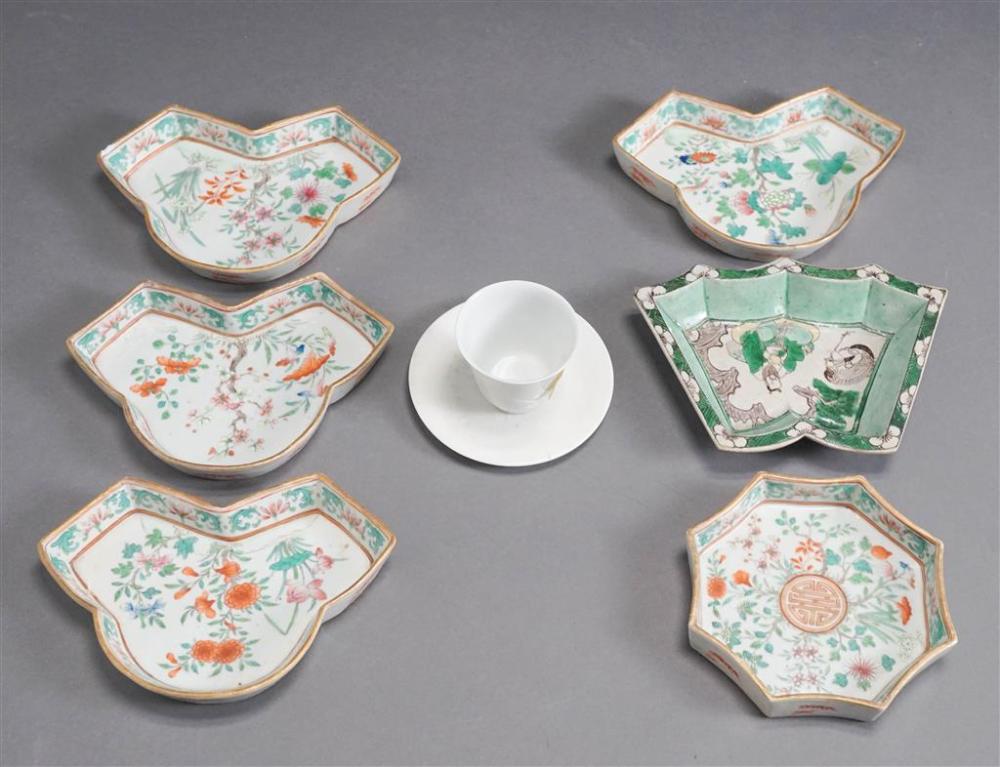 ROSE MEDALLION PORCELAIN