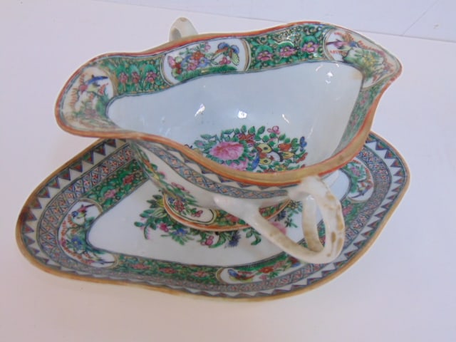 ROSE VERTES CHINESE GRAVY BOWL WITH