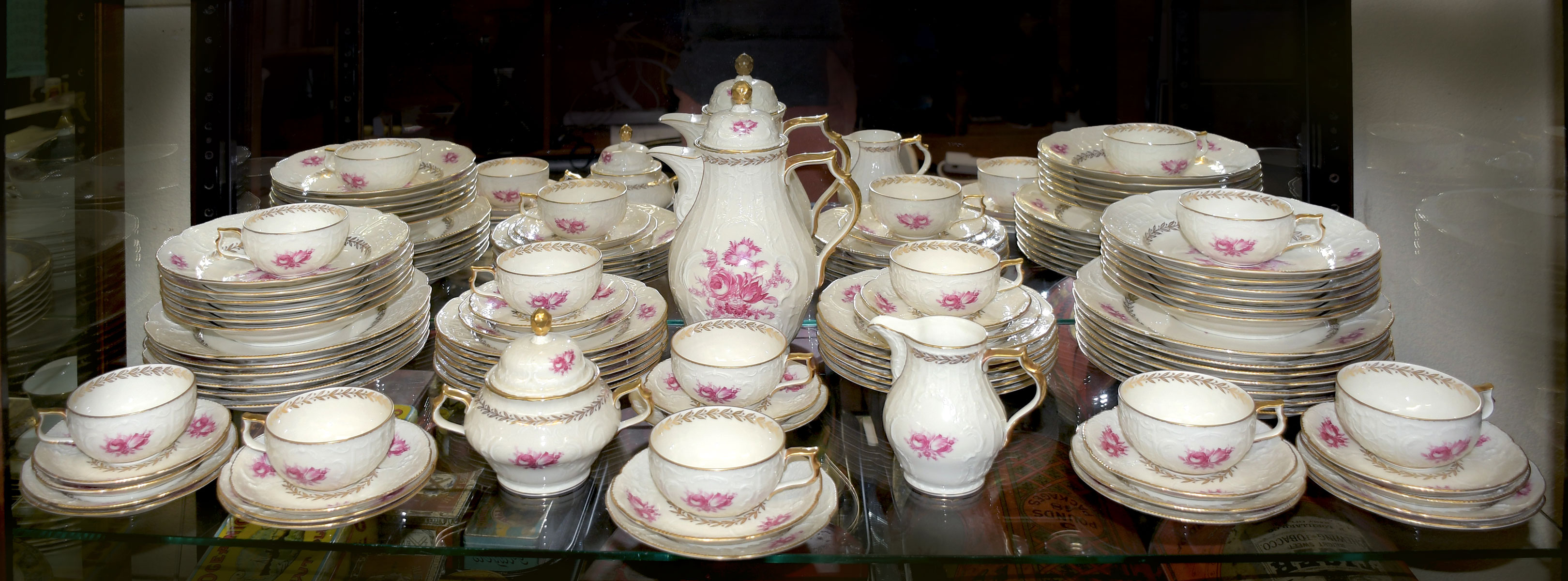 ROSENTHAL ''HERITAGE'' PATTERN