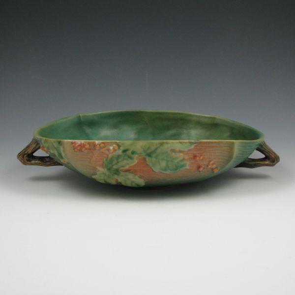 Roseville Bushberry bowl in green.