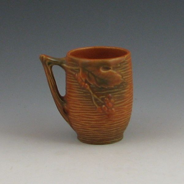 Roseville Bushberry handled cup