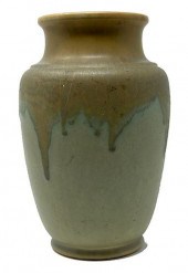 ROSEVILLE CARNELIAN DRIP GLAZE