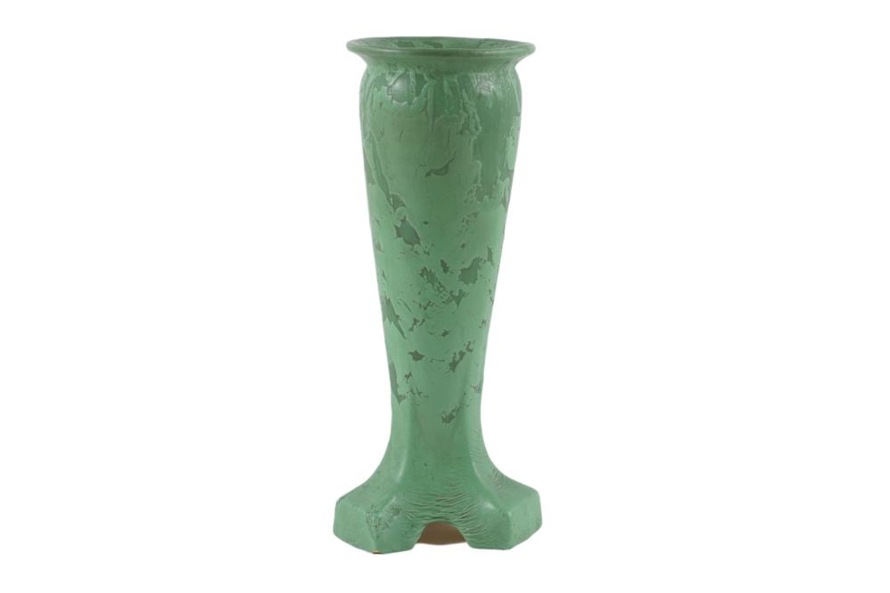 ROSEVILLE CHLORON 3 FOOTED VASE