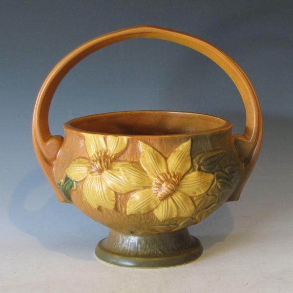 Roseville Clematis basket in brown.