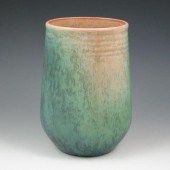 Roseville Earlam 520-8" vase w
