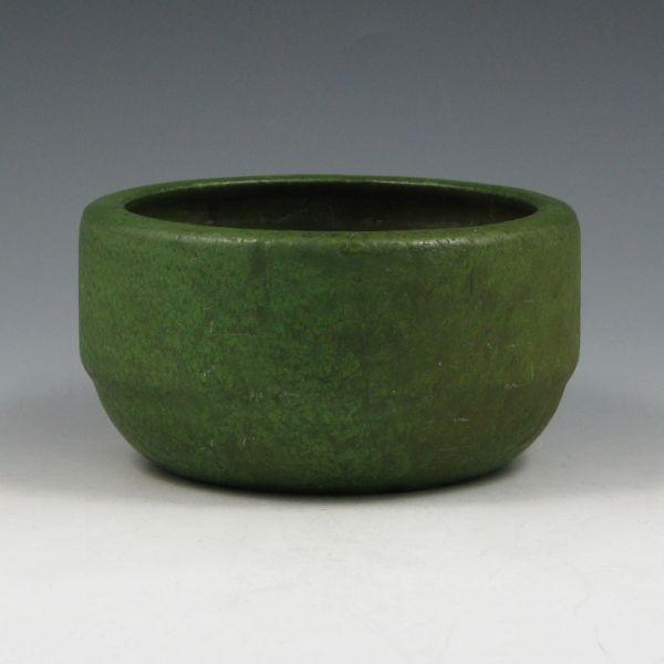 Roseville Egypto fern dish in