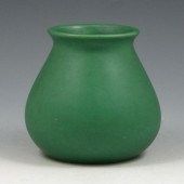 Roseville Egypto vase in matte