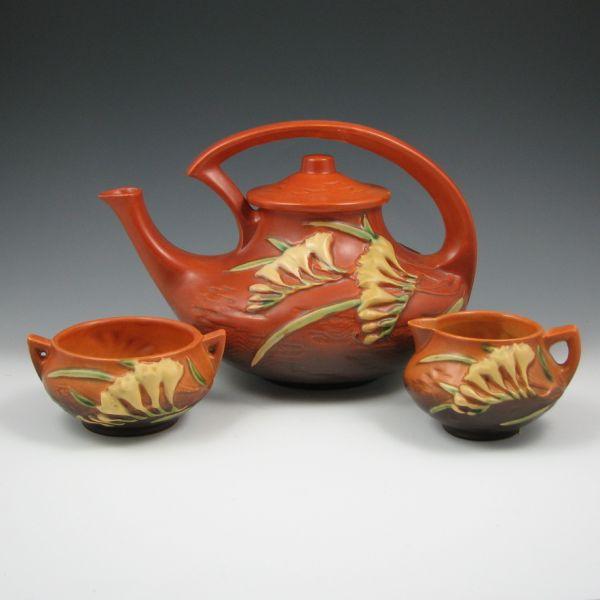 Roseville Freesia tea set including