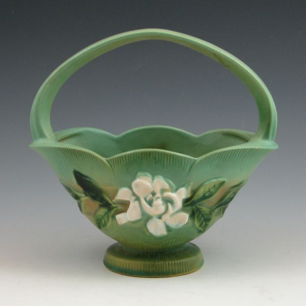 Roseville Gardenia basket in green.