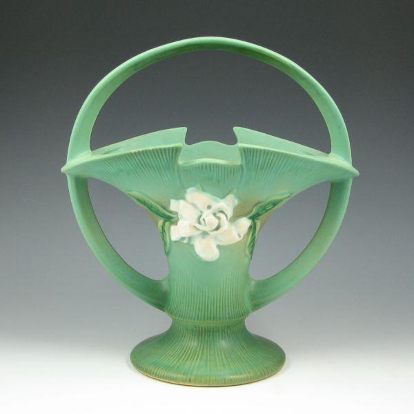 Roseville Gardenia basket in green.