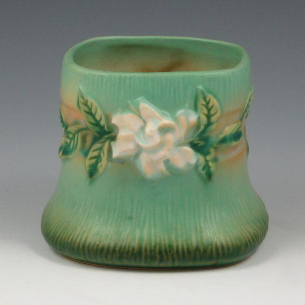 Roseville Gardenia planter in