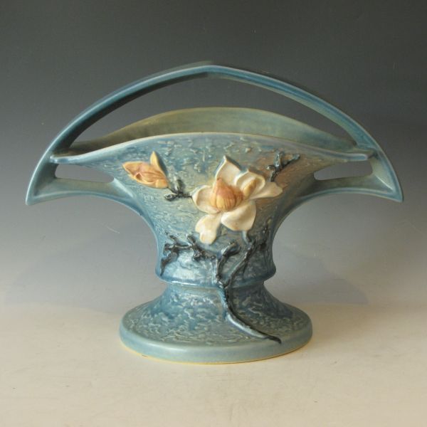 Roseville Magnolia basket in