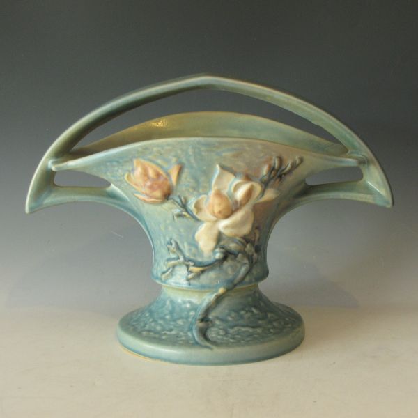 Roseville Magnolia basket in