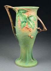 ROSEVILLE POTTERY BUSHBERRY 39