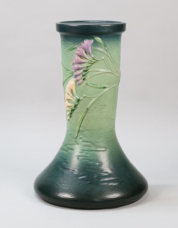 ROSEVILLE POTTERY FREESIA