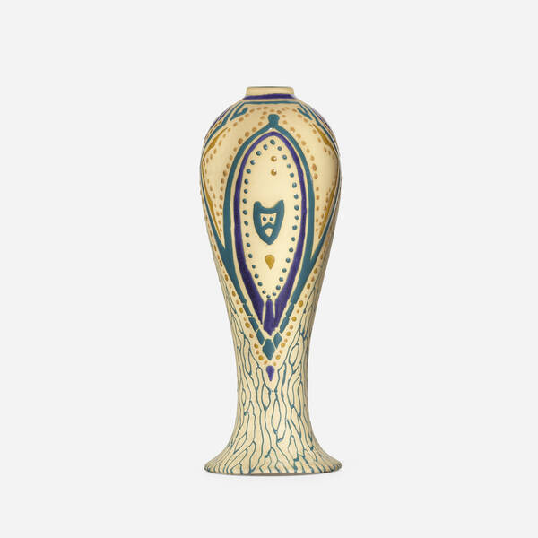 Roseville Pottery. Fudji vase. c.