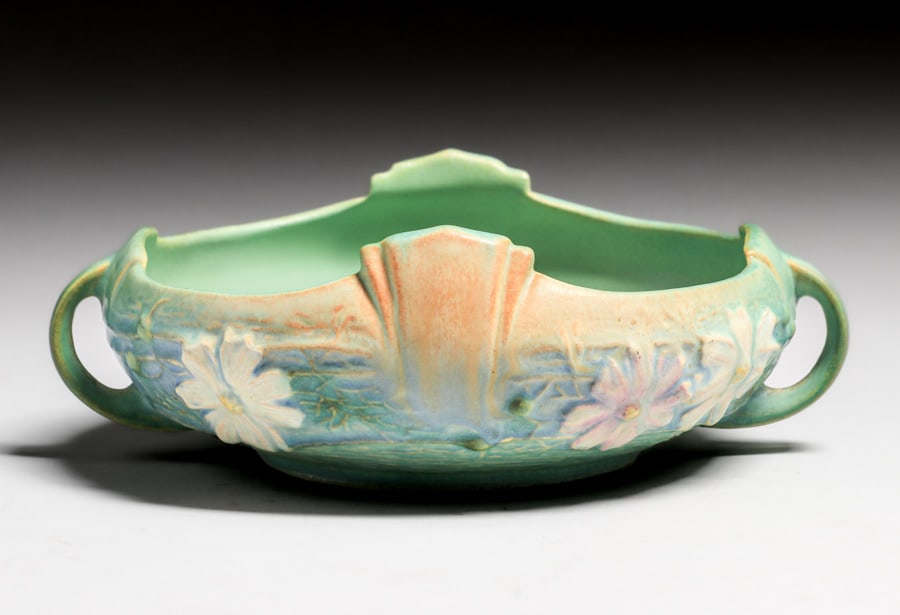 ROSEVILLE POTTERY GREEN COSMOS