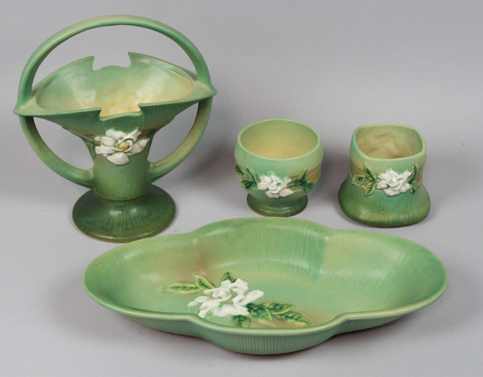 ROSEVILLE POTTERY GREEN GARDENIA