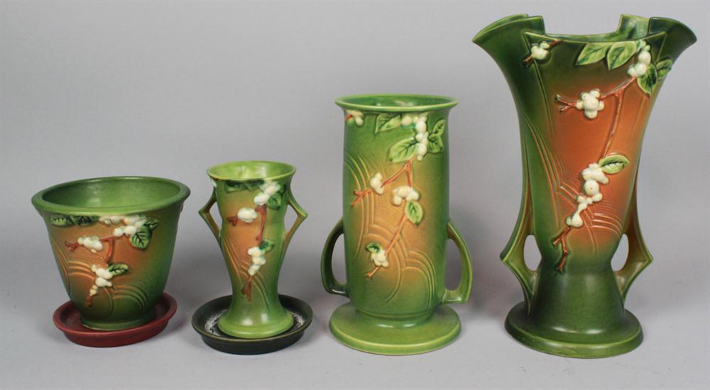 ROSEVILLE POTTERY GREEN SNOWBERRY