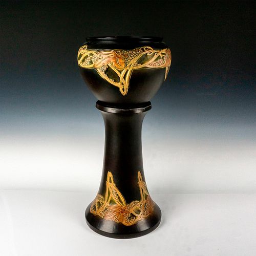 ROSEVILLE POTTERY JARDINIERE AND