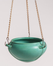 ROSEVILLE POTTERY MATTE GREEN