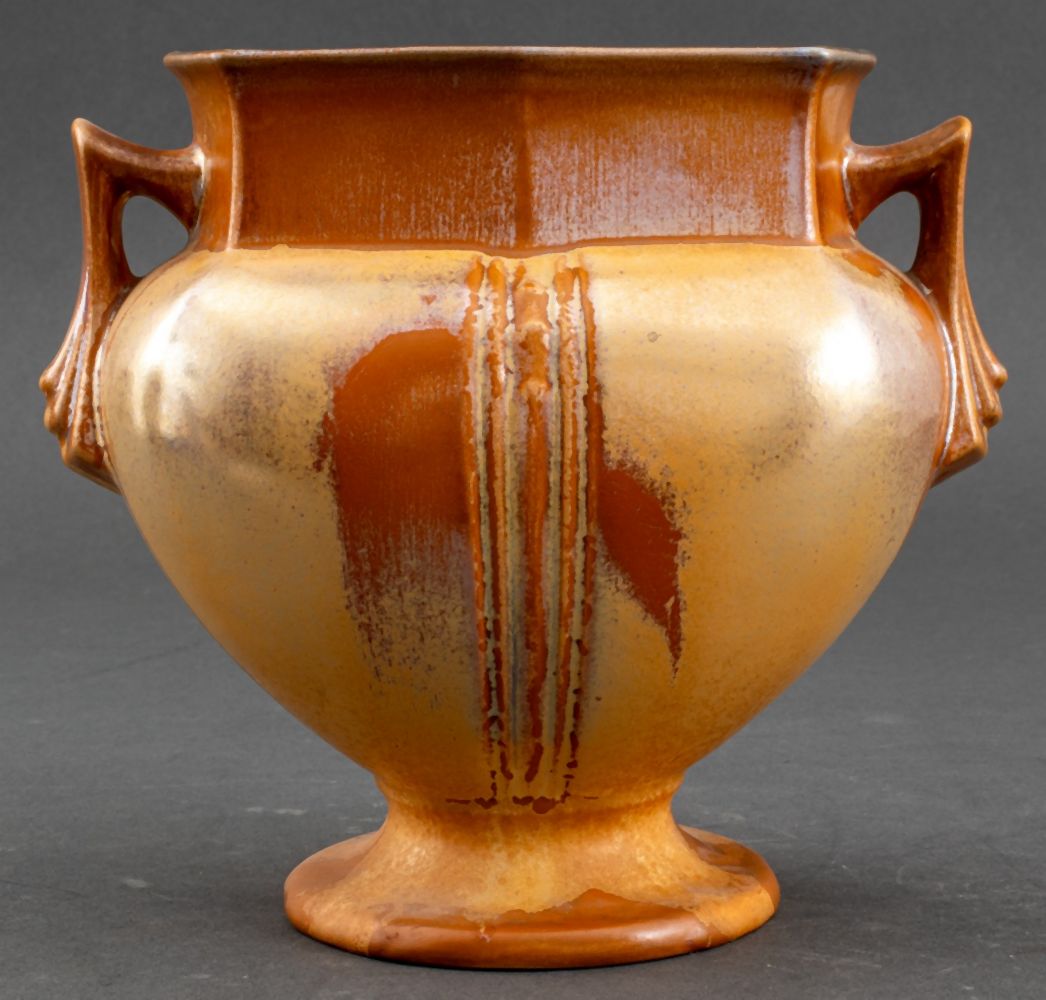 ROSEVILLE POTTERY RUSSCO VASE,