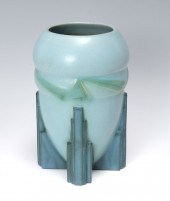 ROSEVILLE POTTERY ''SPACESHIP'