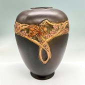 ROSEVILLE POTTERY VASE, ROSECR