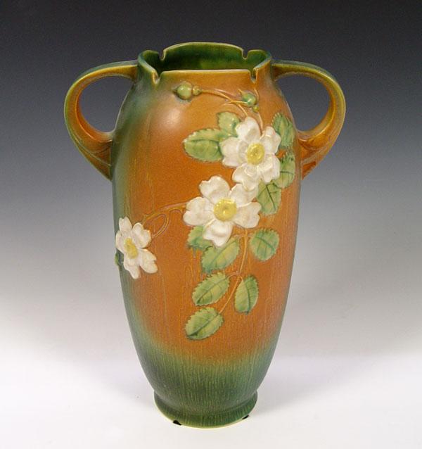 ROSEVILLE POTTERY WHITE ROSE