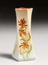 ROSEVILLE ROZANE WOODLAND VASE