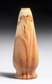 ROSEVILLE ROZANE WOODLAND VASE