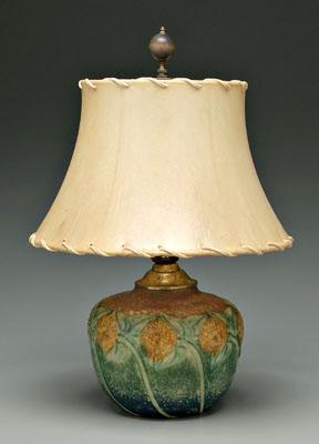 Roseville sunflower lamp, matte