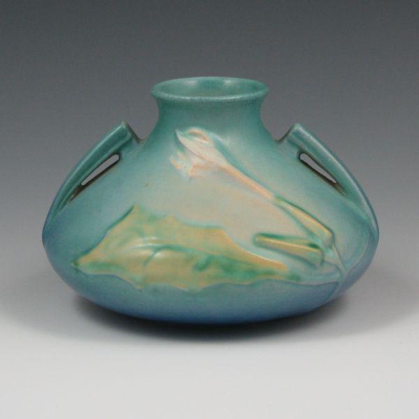 Roseville Thornapple squat vase
